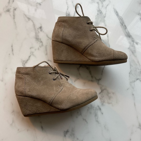 Tom’s Booties - Picture 4 of 6